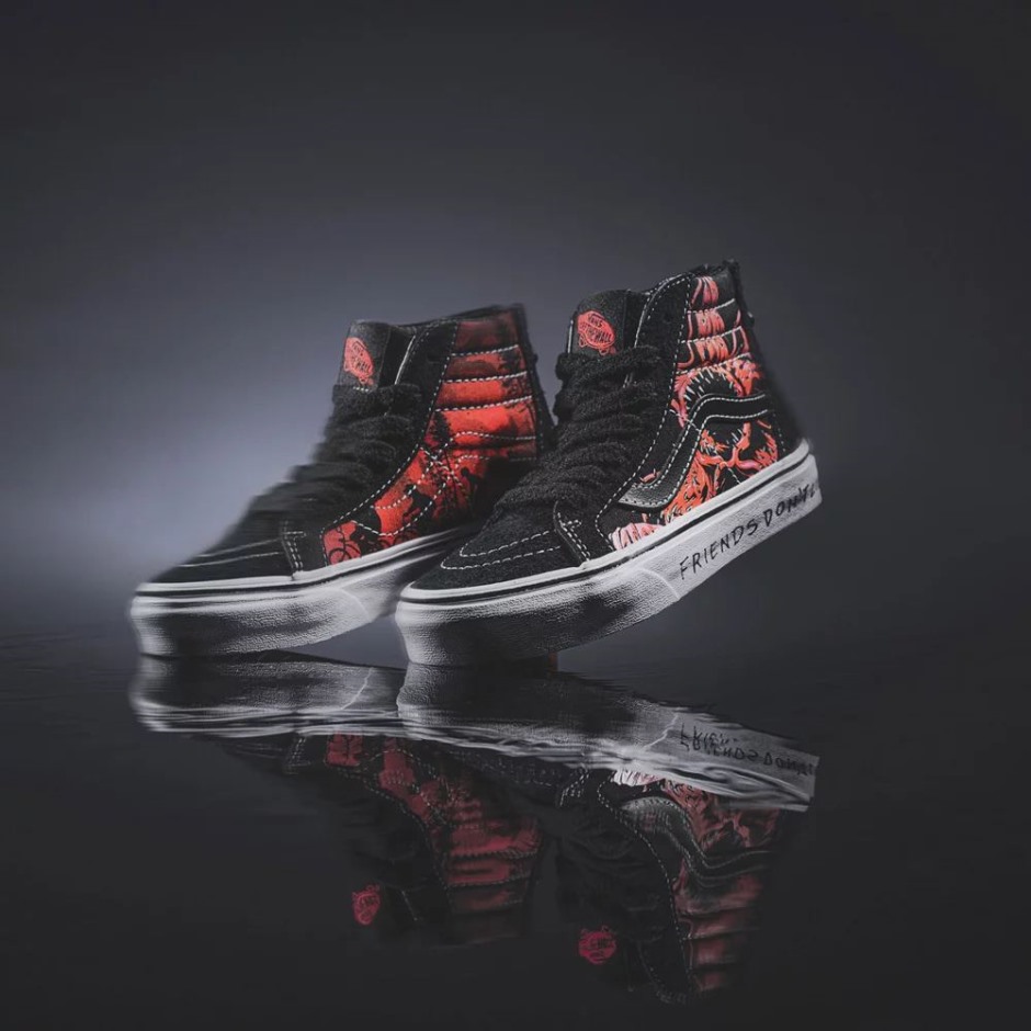 Vans X Stranger Things Sk8-hi נעלי הוצאה מחודשת שחור-אדום