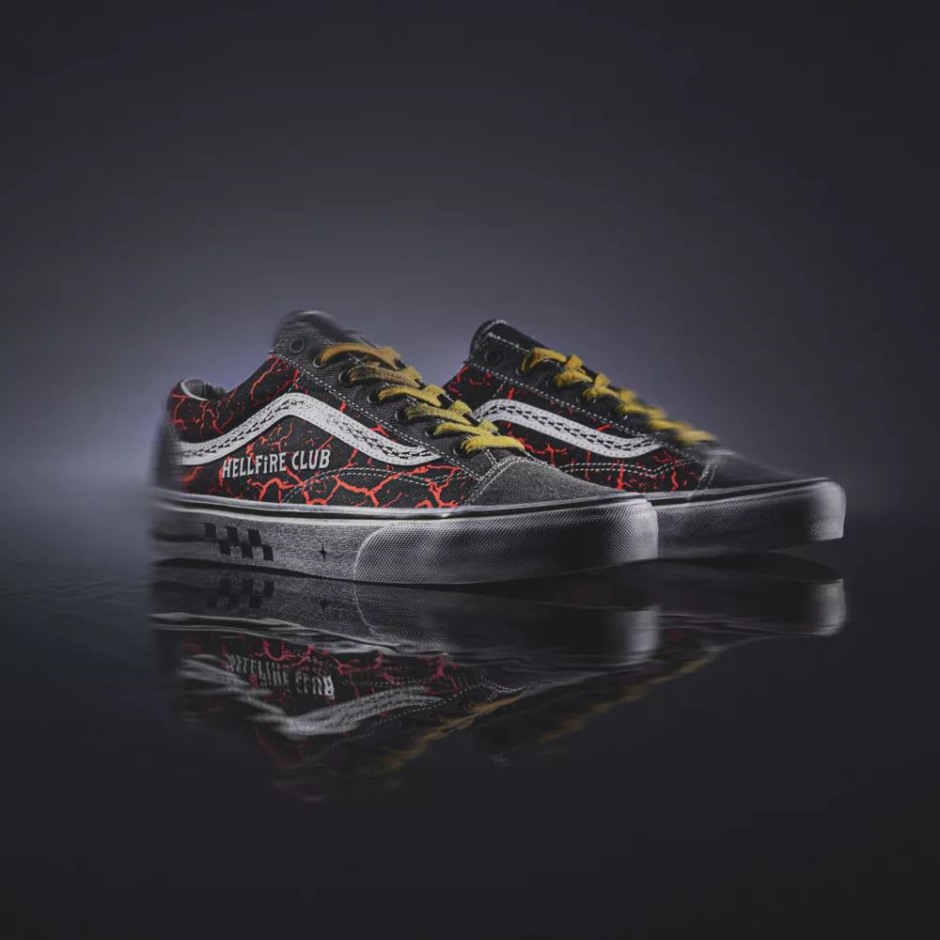 Vans X Stranger Things Style 36 נעלי שחור-אדום