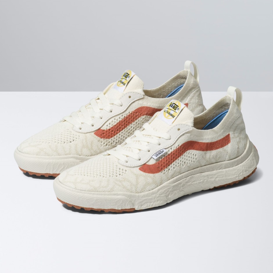 Vans X Juju Surf Club Ultrarange Vr3 מרשמלו