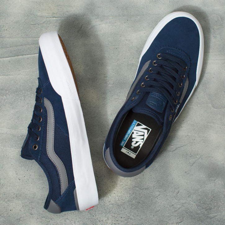 שמלת Vans Chima Pro 2 בגוון בלוז-שקט